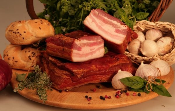 Tradične údená oravská slanina sáčik 1759